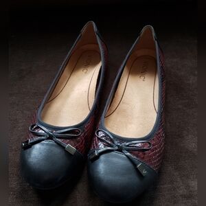 Vionic Women's Red Snakeskin Pattern Minna Boa Flats Size 9